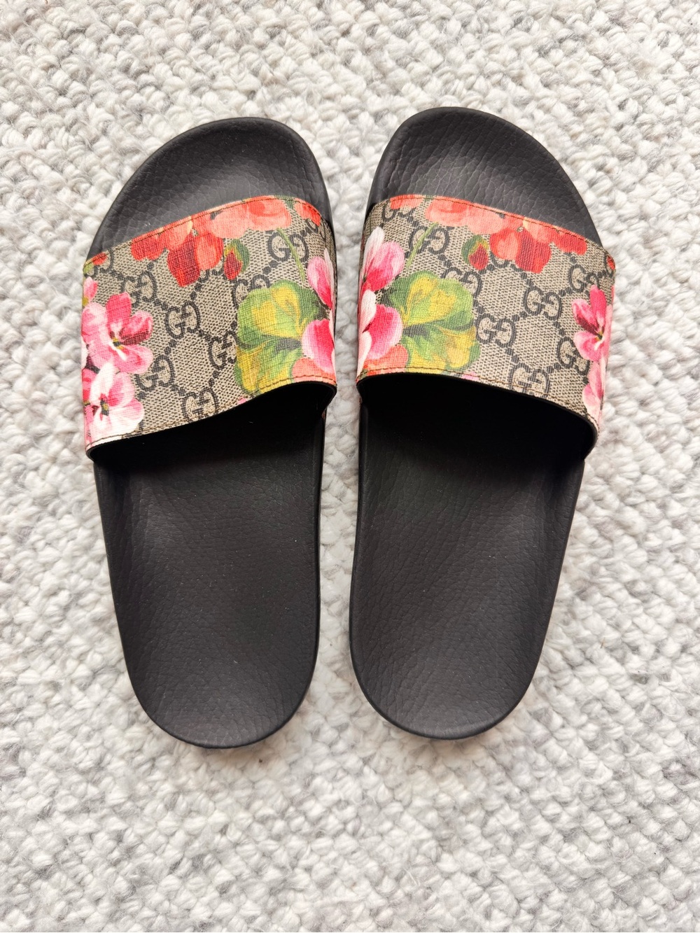 NWT Gucci Floral Web Slide Sandals in Black with Multicolor Floral Print